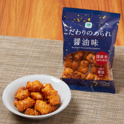 패밀리마트 엄선된 아라레 간장 맛 52g