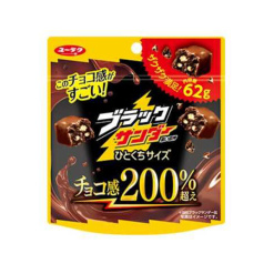 유라쿠제과 블랙 썬더 한입 사이즈 파우치 62g